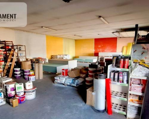 Hala z biurami, placem i mieszkaniem na piętrze