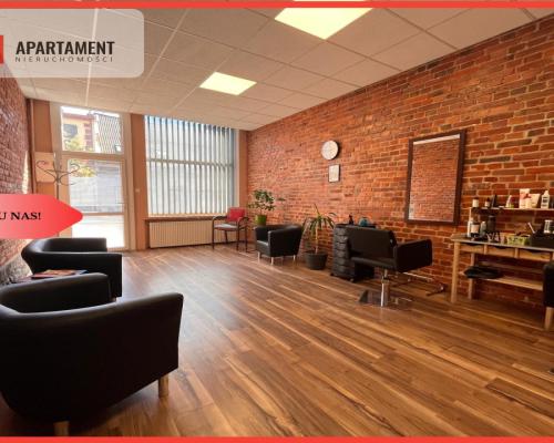 * Kamienica w centrum Kcyni