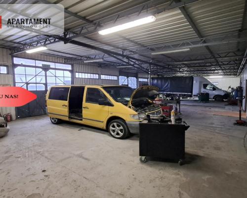 Magazyn z warsztatem samochodowym