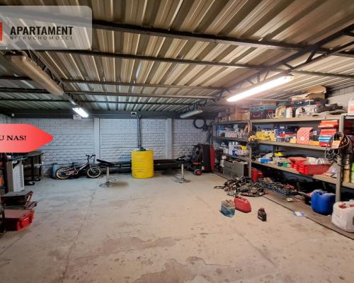 Magazyn z warsztatem samochodowym