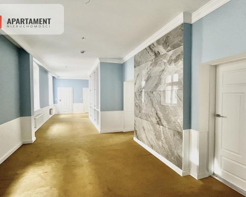 centrum, odrestaurowana kamienica, 1 piętro