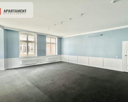 centrum, odrestaurowana kamienica, 1 piętro