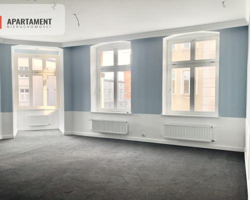 centrum, odrestaurowana kamienica, 1 piętro