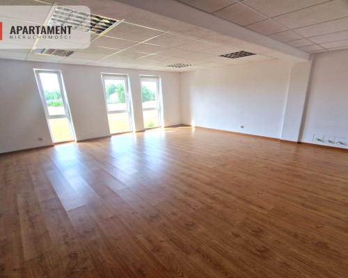 Biuro na pierwszym piętrze,media już w cenie!