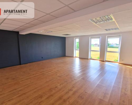 Biuro na pierwszym piętrze,media już w cenie!