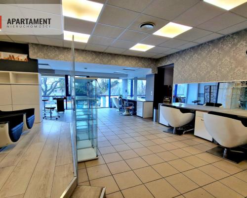 Salon fryzjerski w topowej lokalizacji!