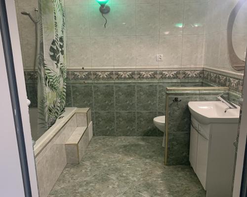 Śródmieście. Teren ogrodzony.