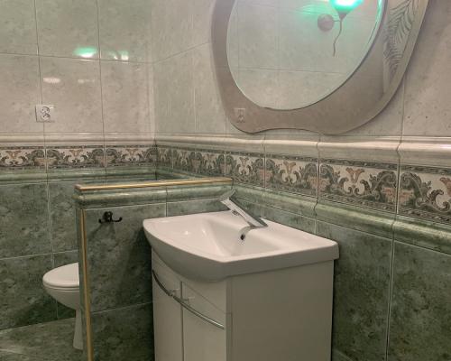 Śródmieście. Teren ogrodzony.