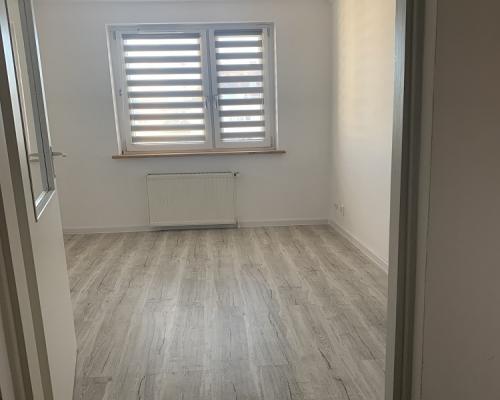 Śródmieście. Teren ogrodzony.