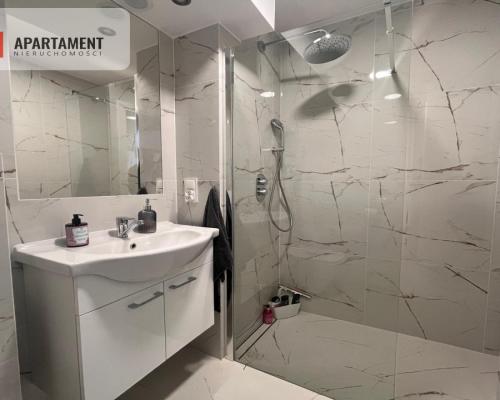 Kawalerka na 1 piętrze w centrum