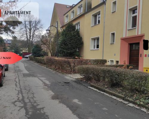 4 pokoje/komórka/piwnica/strych/ogrodzone podwórze