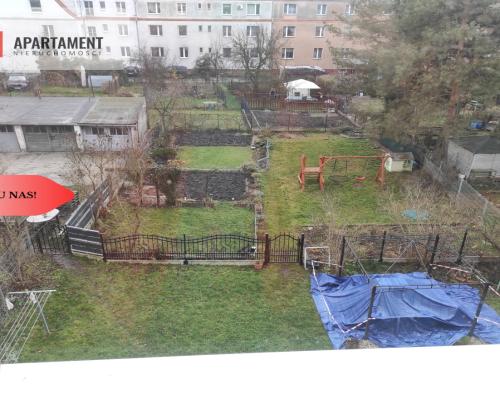 4 pokoje/komórka/piwnica/strych/ogrodzone podwórze