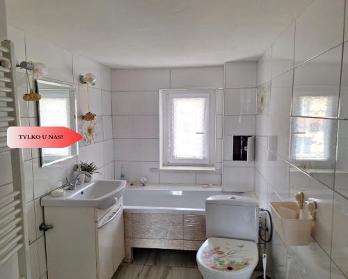 4 pokoje/komórka/piwnica/strych/ogrodzone podwórze