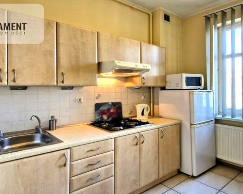 Budynek 2004-lokal umeblowany - od zaraz