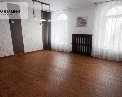 Mieszkanie na pierwszym piętrze z garażem!