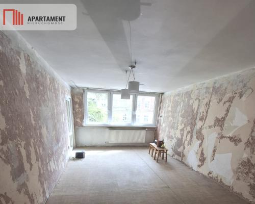 M3-wysoki parter-balkon-Zosinek-do remontu