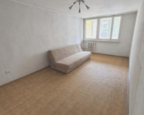 M3-wysoki parter-balkon-Zosinek-do remontu