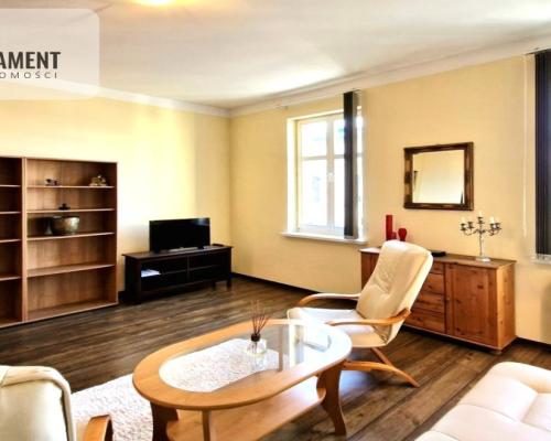 Budynek 2004-lokal umeblowany - od zaraz