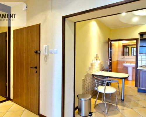 Budynek 2004-lokal umeblowany - od zaraz