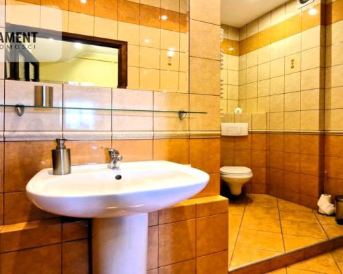 Budynek 2004-lokal umeblowany - od zaraz