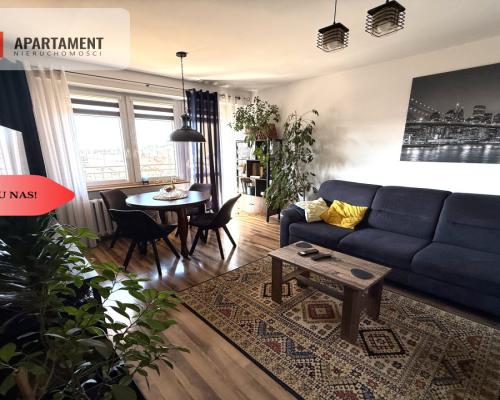 Wyremontowane mieszkanie z dużym balkonem.