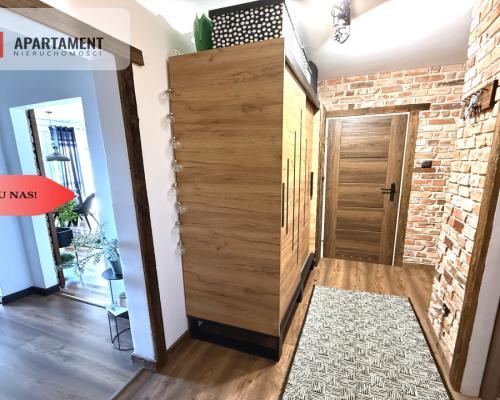 Wyremontowane mieszkanie z dużym balkonem.