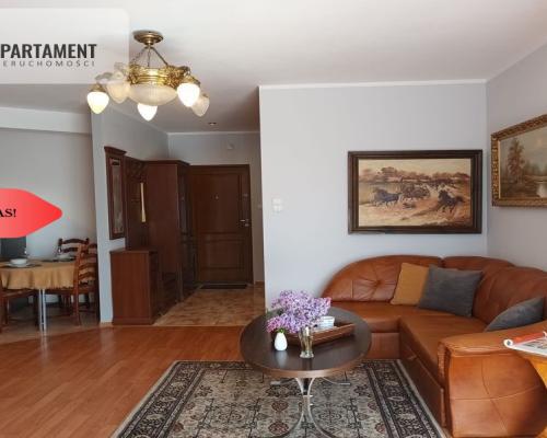 Słoneczne mieszkanie z garderobą i aneksem