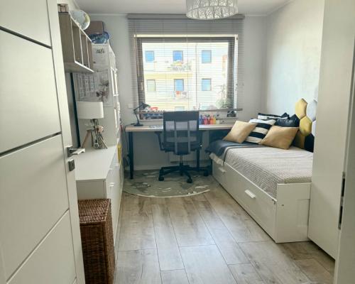 Nowoczesny apartament z dwoma balkonami oraz windą
