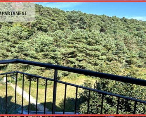 Klimatyczne dwupoziomowe mieszkanie