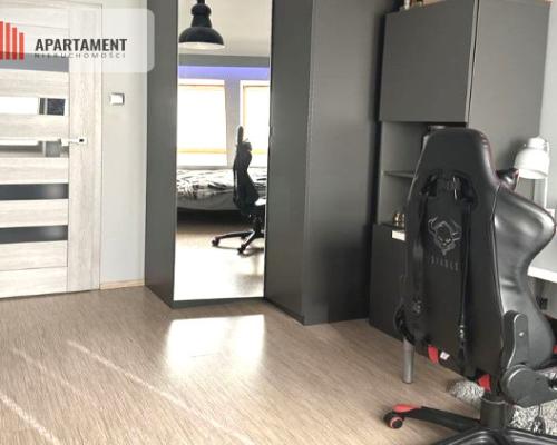 Klimatyczne dwupoziomowe mieszkanie