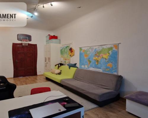 Mieszkanie 4 pokojowe, duży balkon, garaż.