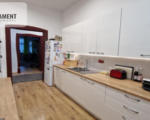 Mieszkanie 4 pokojowe, duży balkon, garaż.