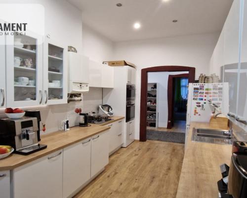 Mieszkanie 4 pokojowe, duży balkon, garaż.