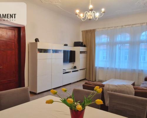 Mieszkanie 4 pokojowe, duży balkon, garaż.