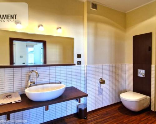 Budynek 2004-lokal umeblowany - od zaraz