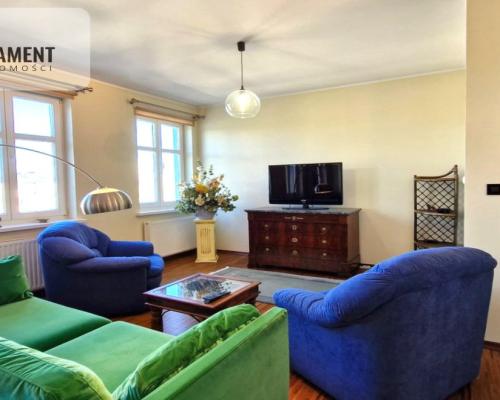 Budynek 2004-lokal umeblowany - od zaraz