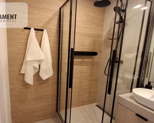 Mieszkanie 2 pokoje po generalnym remoncie .