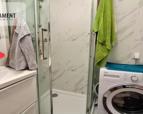 Słoneczna kawalerka z wnęką na Błoniu