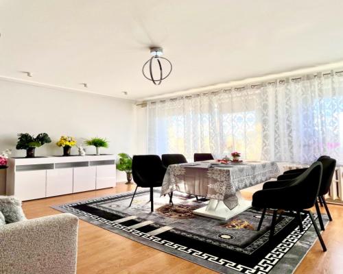 4 pokojowe mieszkanie. osiedle lotnisko