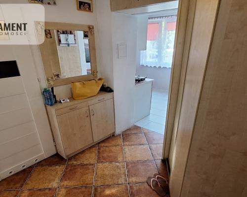 2 pokoje- do zamieszkania, parter, blisko centurm