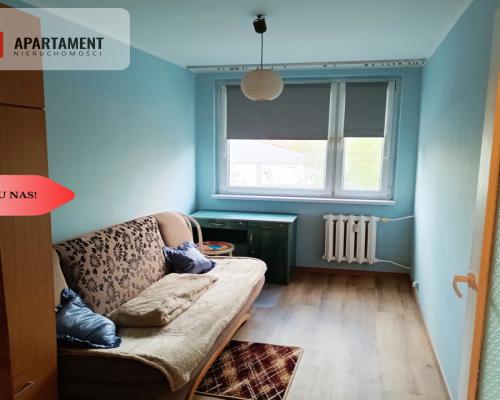 Trze pokoje z balkonem. 58m2.1 piętro.Wynajmę.