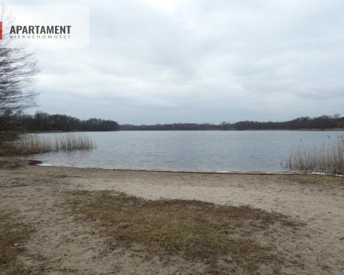 Działka z lasem blisko jeziora