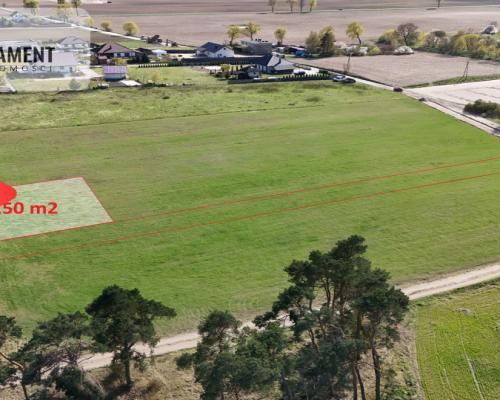 Działka z WZ ze ścianą lasu