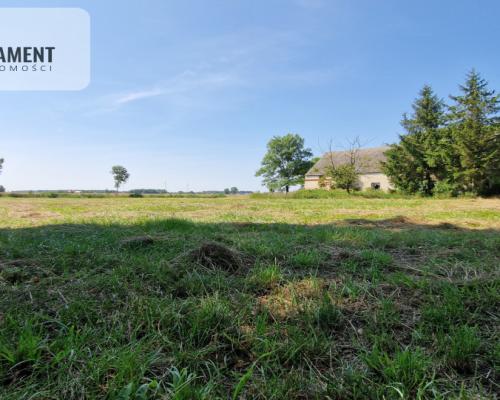 Działka z budynkiem w dobrej lokaliazcji!