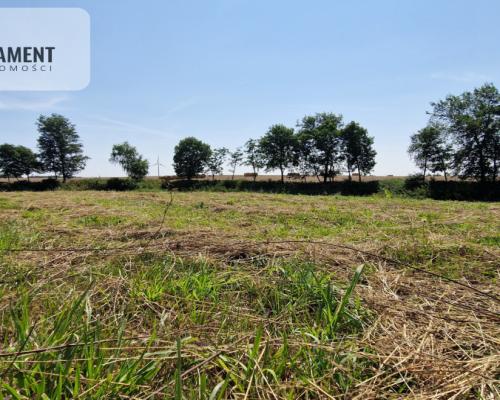 Działka z budynkiem w dobrej lokaliazcji!