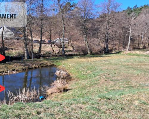 Duża Działka z domem w budowie z dostępem do rzeki
