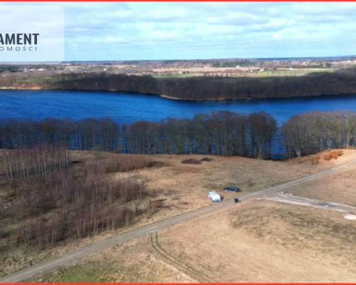 Działka budowlana z widokiem na jezioro