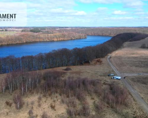 Działka budowlana z widokiem na jezioro