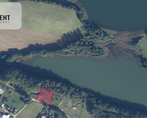Działka nad jeziorem Jeleń