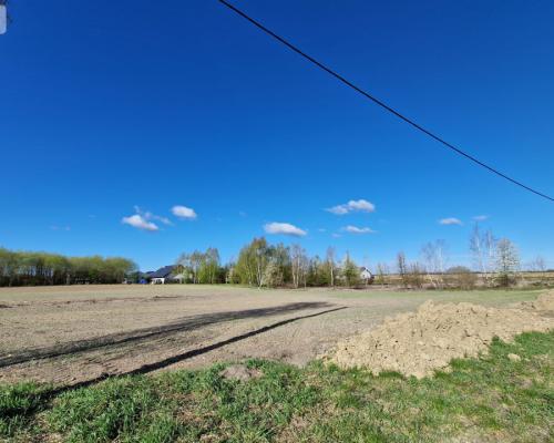 Działka w Zajezierzu 300 m od jeziora.